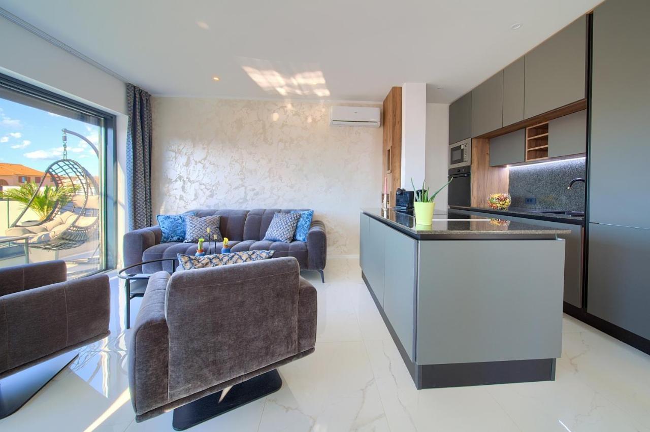 Penthouse Rosa Apartment Malinska Exterior photo